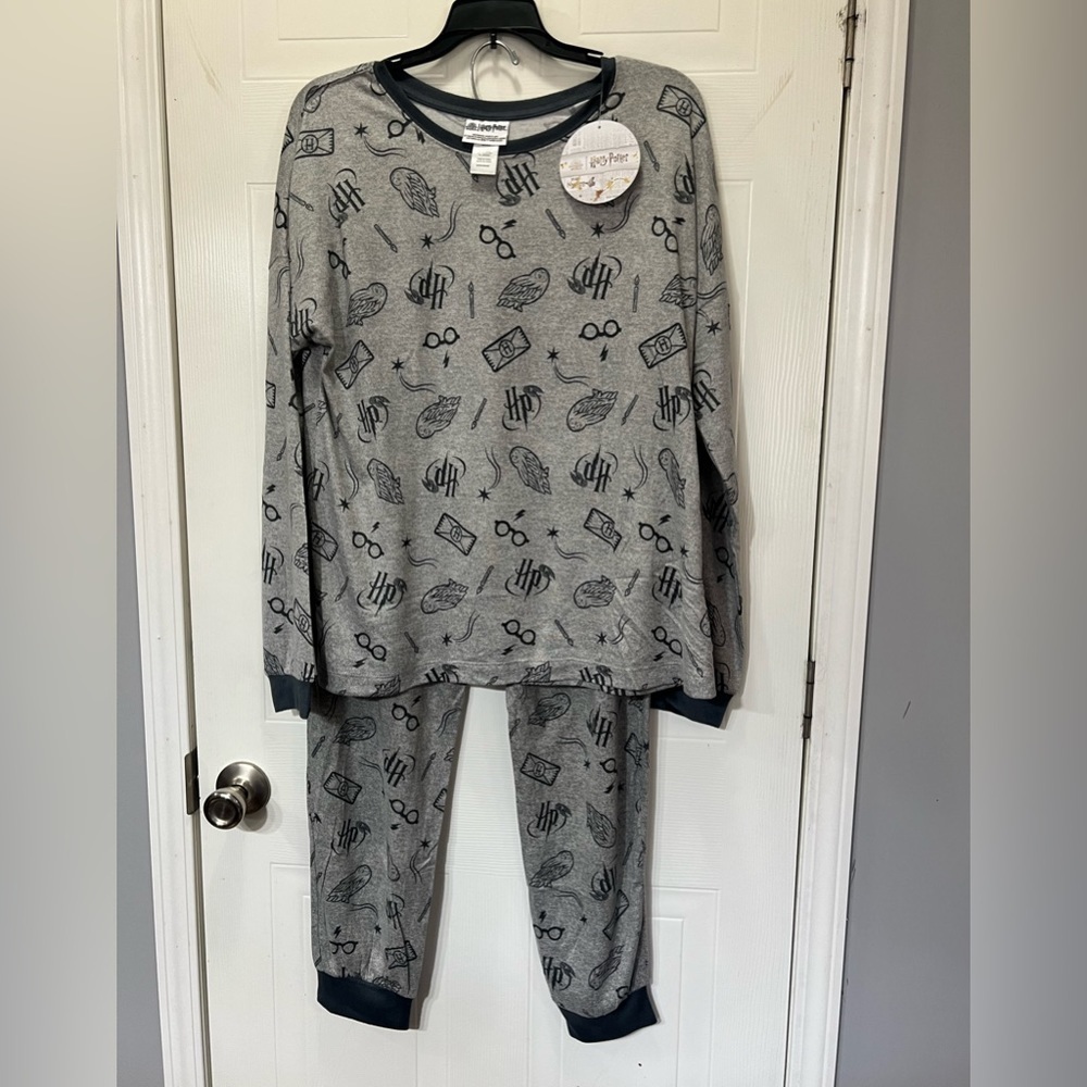 NWT Harry Potter Themed Sleepwear Set